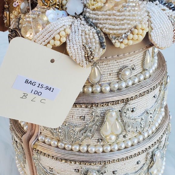 NWT MARY FRANCES I DO BEADED HANDBAG - Picture 2 of 3